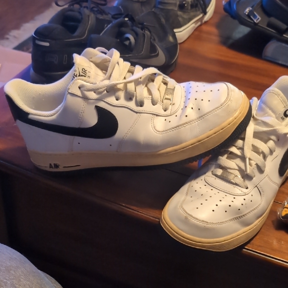 Nike Air Force 1 MensSneakers - White With Black Swoosh